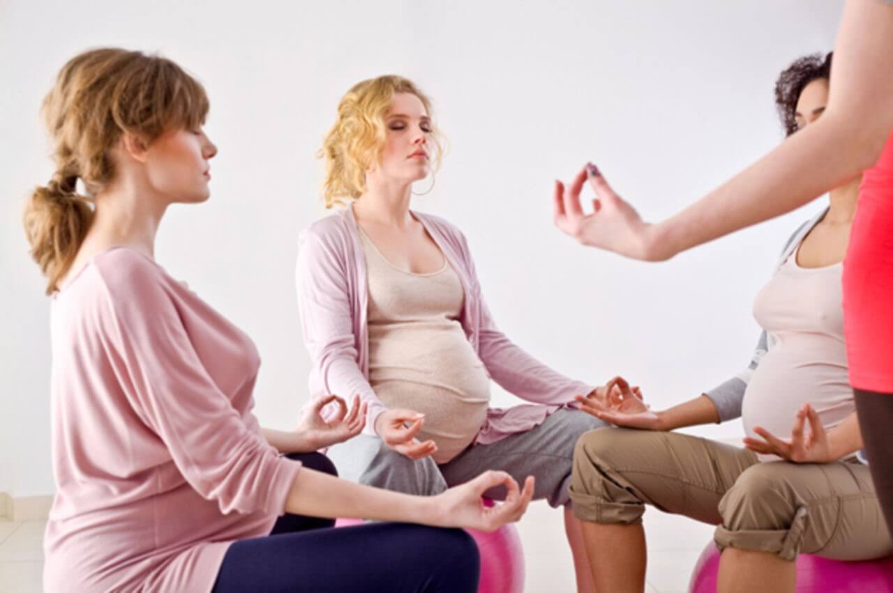 Помочь женщине забеременеть. Подготовка беременных к родам. Тренинг для беременных. Беременные женщины. Группа беременных.