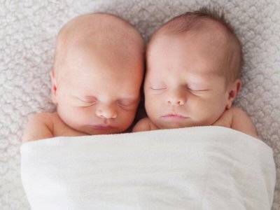 Беременность близнецами: вероятность появления, осложнения, роды