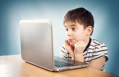 Что может навредить ребенку в Интернете?