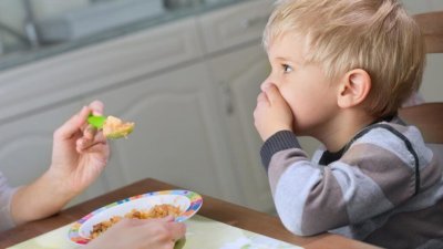 Ребенок питается только определенными блюдами. Что делать?