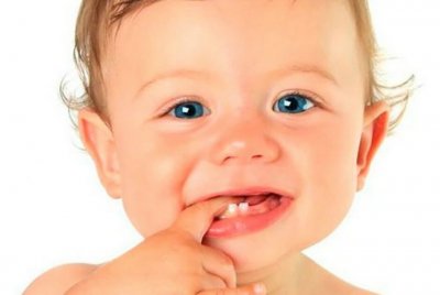 Как сохранить красивые и здоровые зубки у малыша