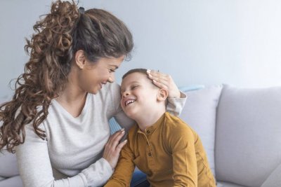 Как нужно правильно хвалить ребёнка?