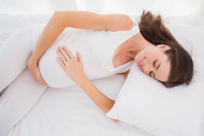 Чем опасен сон на животе во время беременности