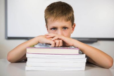 Если ребенок окончил год с плохими отметками: как правильно реагировать родителям?