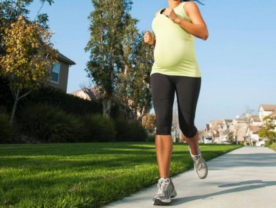 Можно ли бегать при беременности и как это сказывается на ребенке?