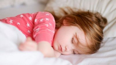 Хроническая бессонница: как объяснить ребенку важность дневного сна в детском саду?