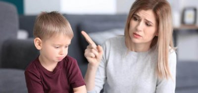 Ребенок кусается и дерется: как родителям реагировать правильно