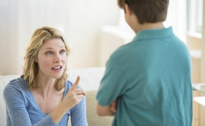 3 непоправимые ошибки, которые допускает мать-одиночка при воспитании сына.